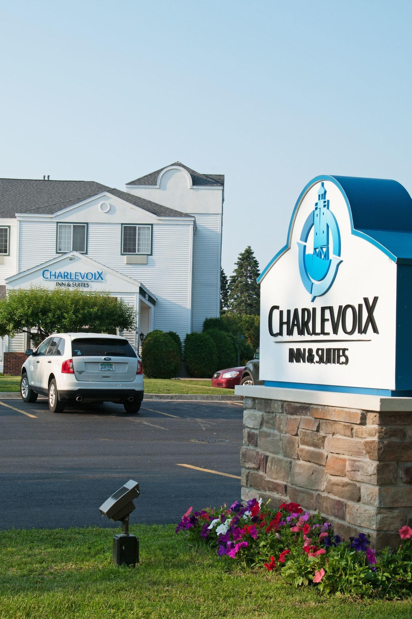 Charlevoix Inn & Suites Surestay Collection By Best Western Exterior photo